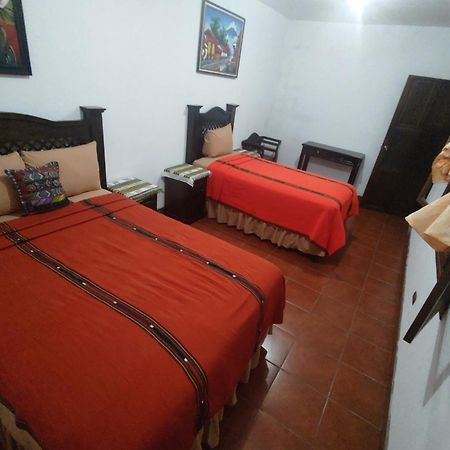 Francisco'S Rest House Hotel Antigua Quarto foto
