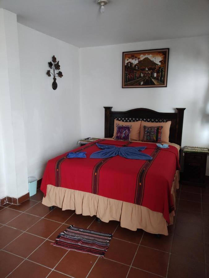 Francisco'S Rest House Hotel Antigua Exterior foto
