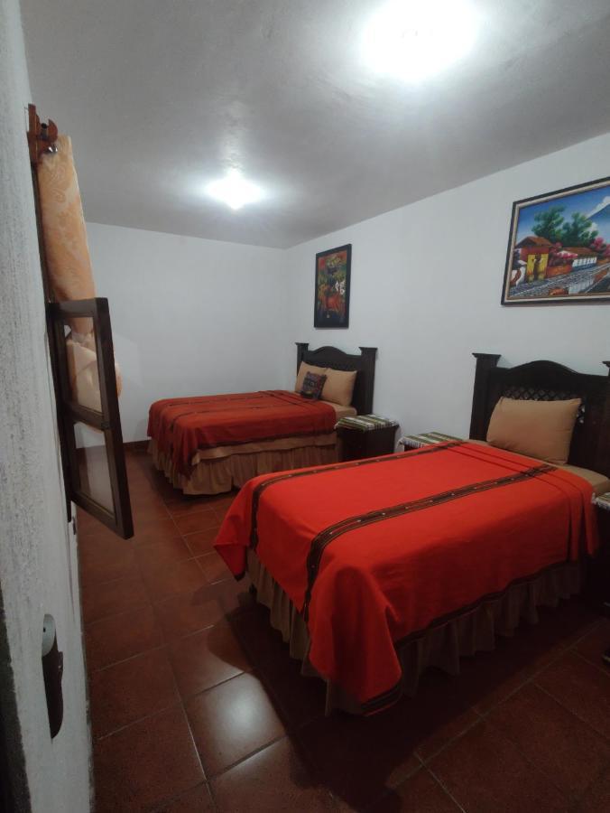 Francisco'S Rest House Hotel Antigua Quarto foto