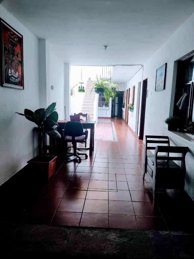 Francisco'S Rest House Hotel Antigua Exterior foto