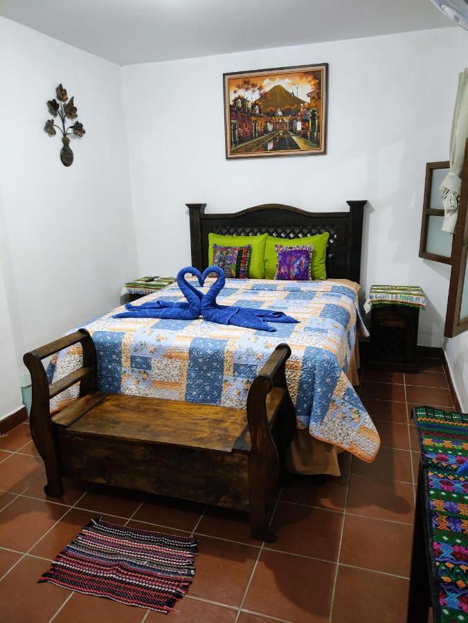 Francisco'S Rest House Hotel Antigua Exterior foto