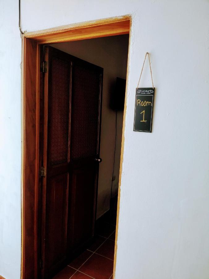Francisco'S Rest House Hotel Antigua Exterior foto
