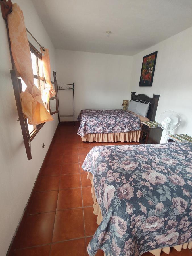 Francisco'S Rest House Hotel Antigua Exterior foto