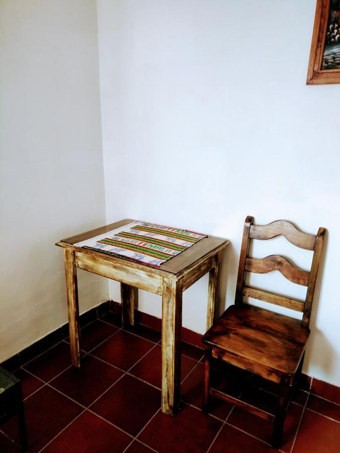 Francisco'S Rest House Hotel Antigua Exterior foto