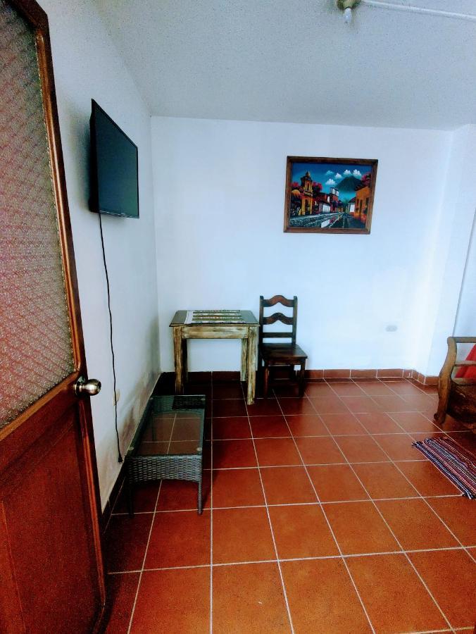 Francisco'S Rest House Hotel Antigua Exterior foto